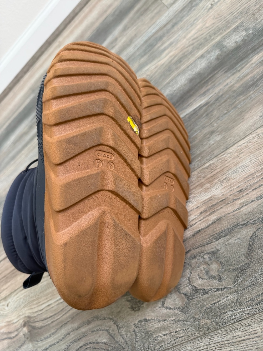 The Crocs Duet Max II Boot women’s size 8 - Picture 7 of 7